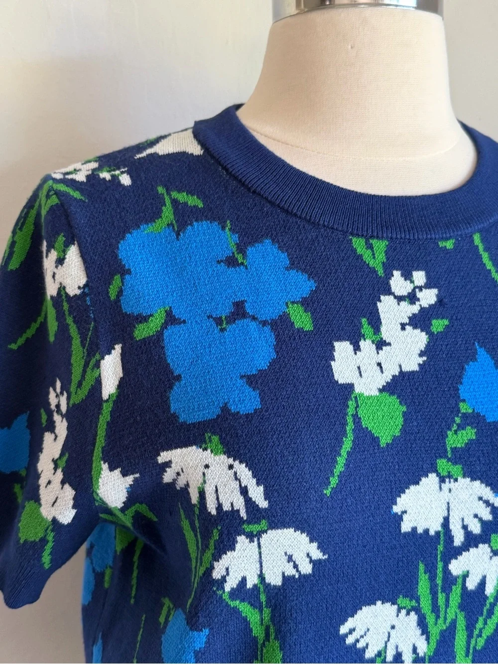 kate spade x Target Navy Floral Short-Sleeve Knit Top Blue White Blooms, M NWT